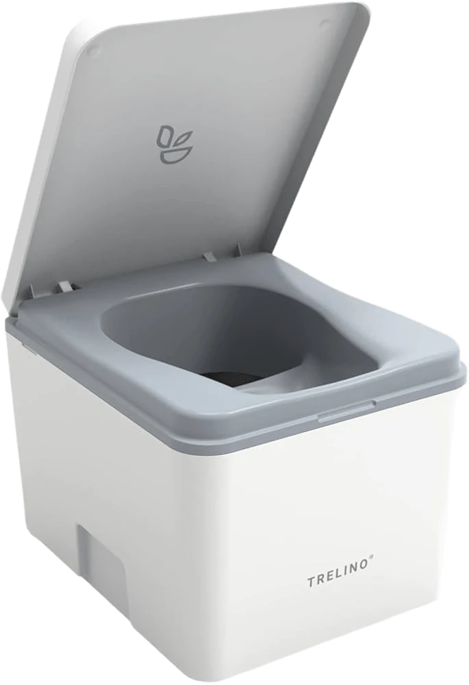 Inodoro seco separador Trelino blanco y gris con tapa abierta, ideal para equipar tu van camper en viajes overland