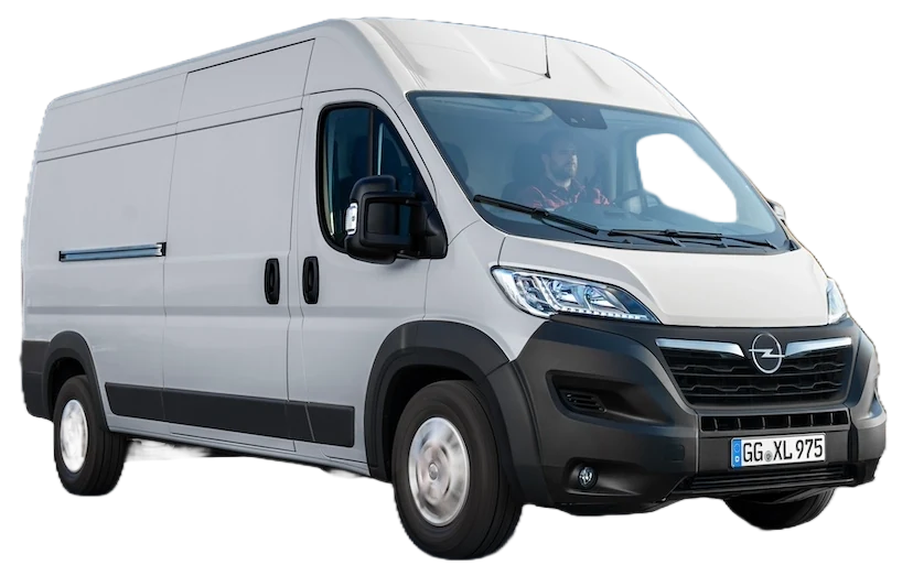 Furgoneta Opel Movano blanca, ideal para camperizar y viajes overland, con conductor y matrícula alemana