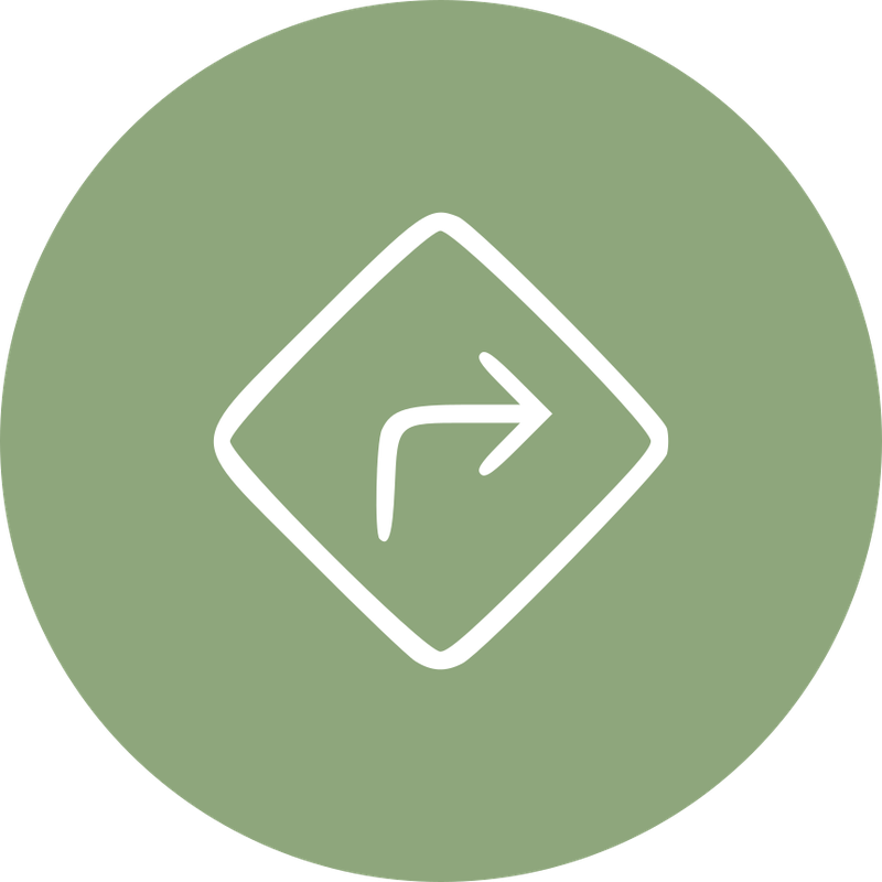 Icono lineal de flecha que indica giro a la derecha dentro de una señal, representando la dirección en una ruta overland