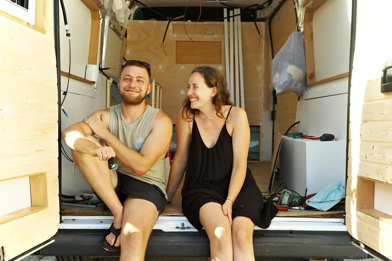 Guille y Laura, autores de la guía Overlanding Chile