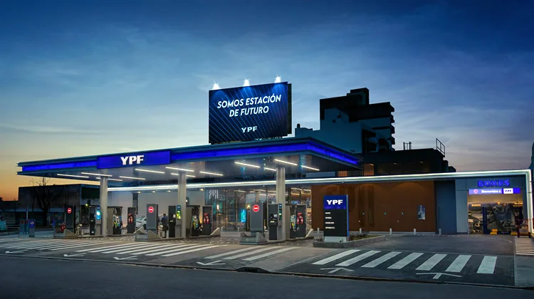 Estación de servicio argentina de la marca YPF