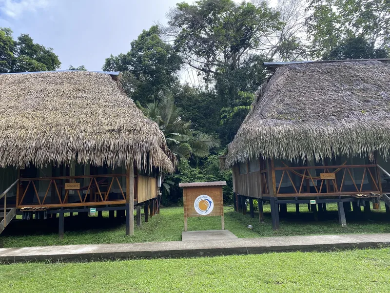 Cabañas de un lodge en la Reserva de Cuyabeno