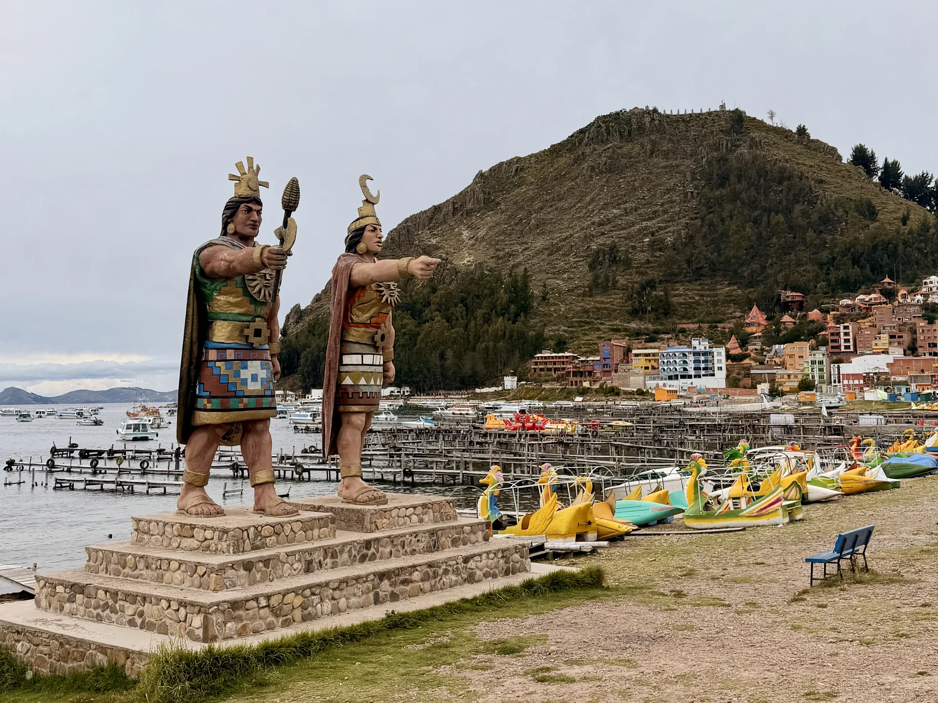 costanera de Copacabana, al lado del Lago titicaca