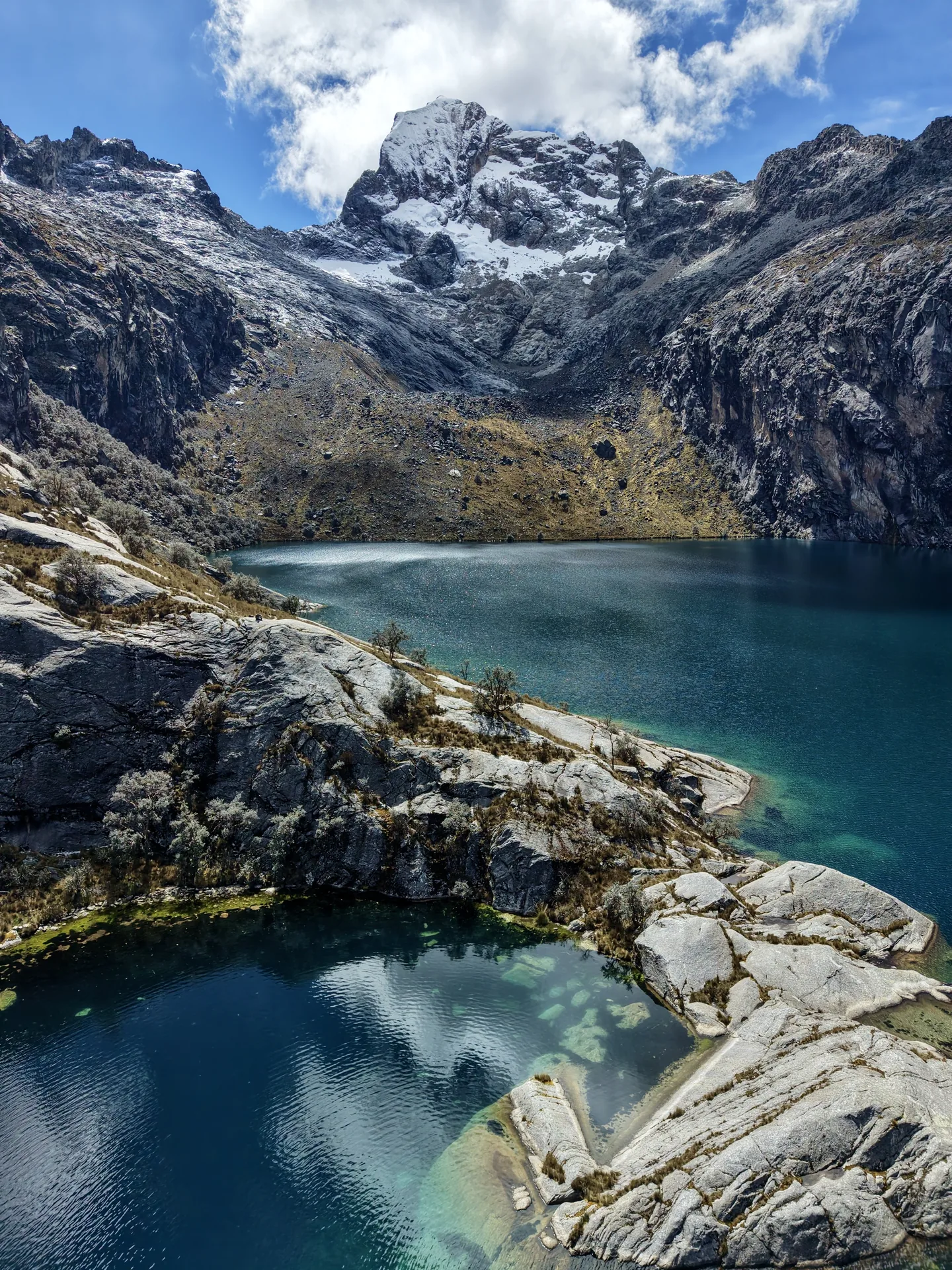 Laguna churup en cordillera blanca, huaraz, perú