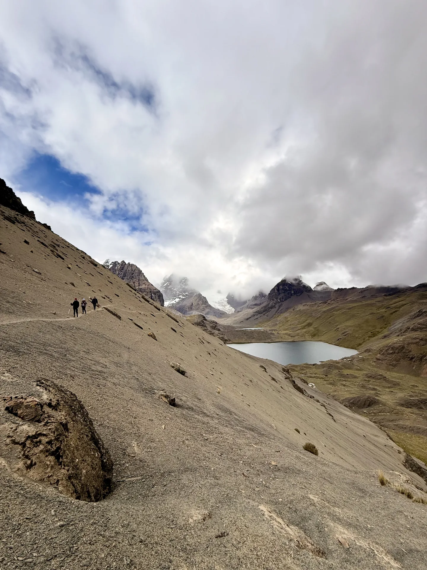 Laguna de camino a Pico Austria Bolivia