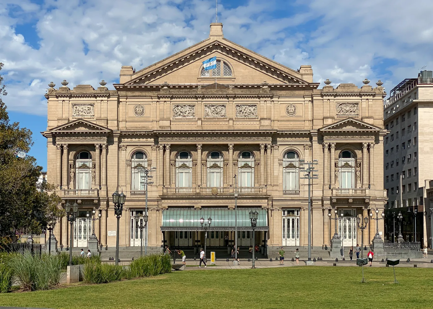 Fachada del Teatro Colón